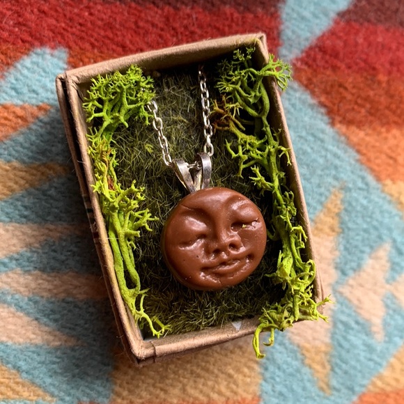 Sweet moon face necklace sterling silver chain. New in box. - Picture 6 of 6